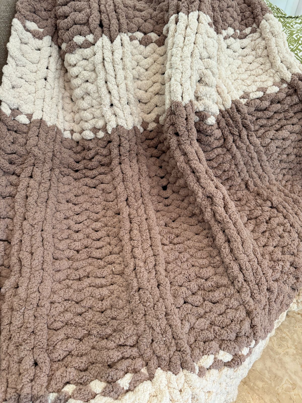 Throw blanket - light taupe stripe