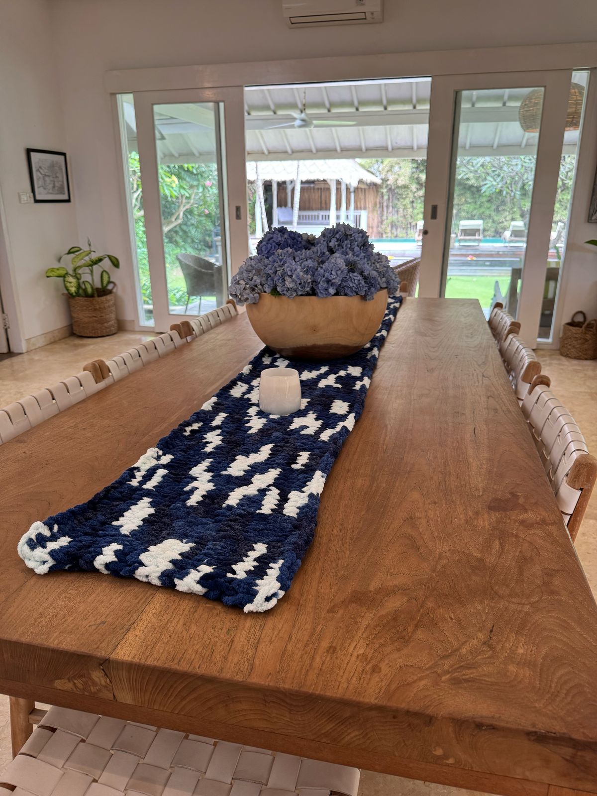 Table runner - Navy mix loopy yarn
