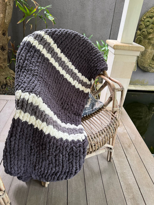 Throw blanket - Charcoal stripe