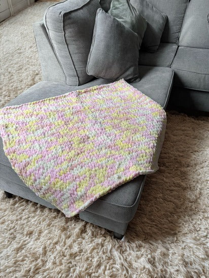Baby blanket - Pink combo loopy yarn